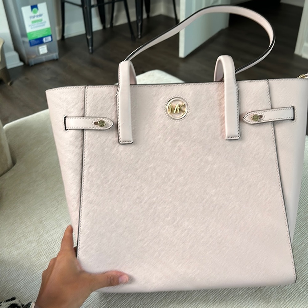 MICHAEL KORS CARMEN TOTE